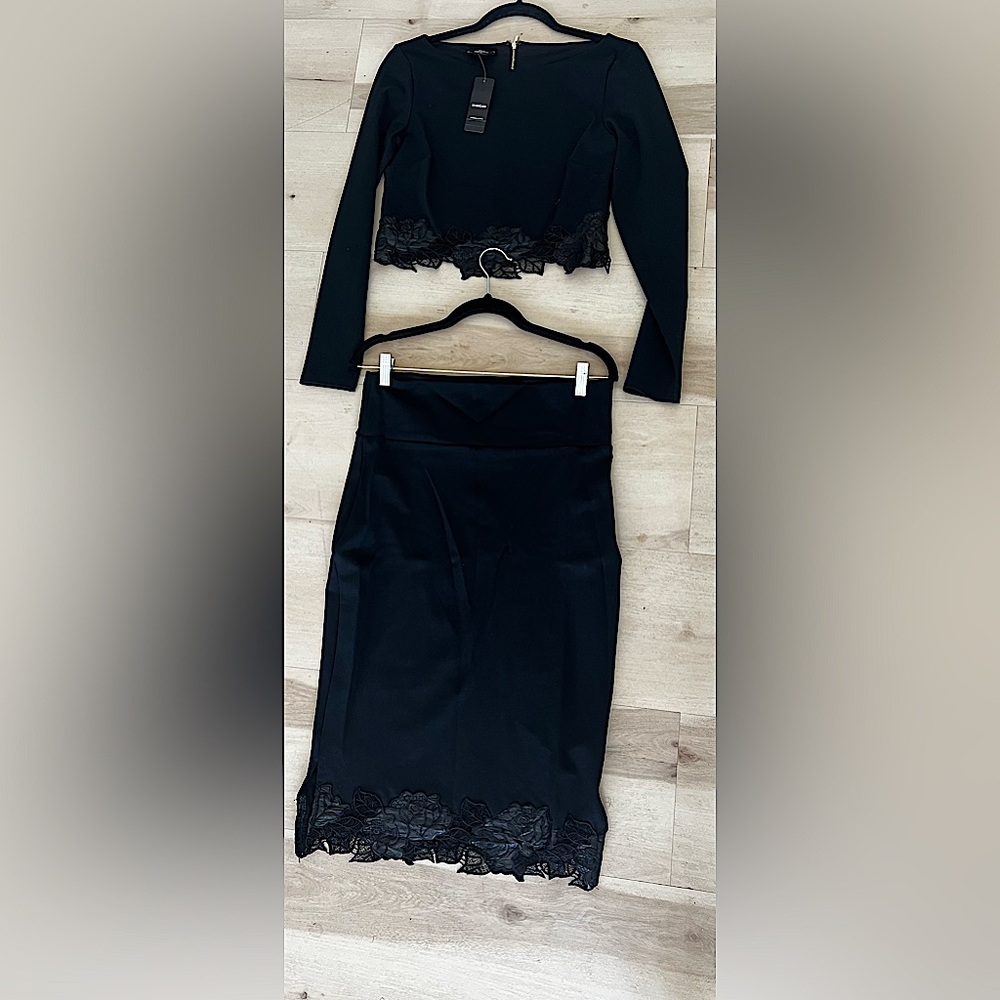 Bebe crop top and midi skirt leatherette embroidery - set Size M